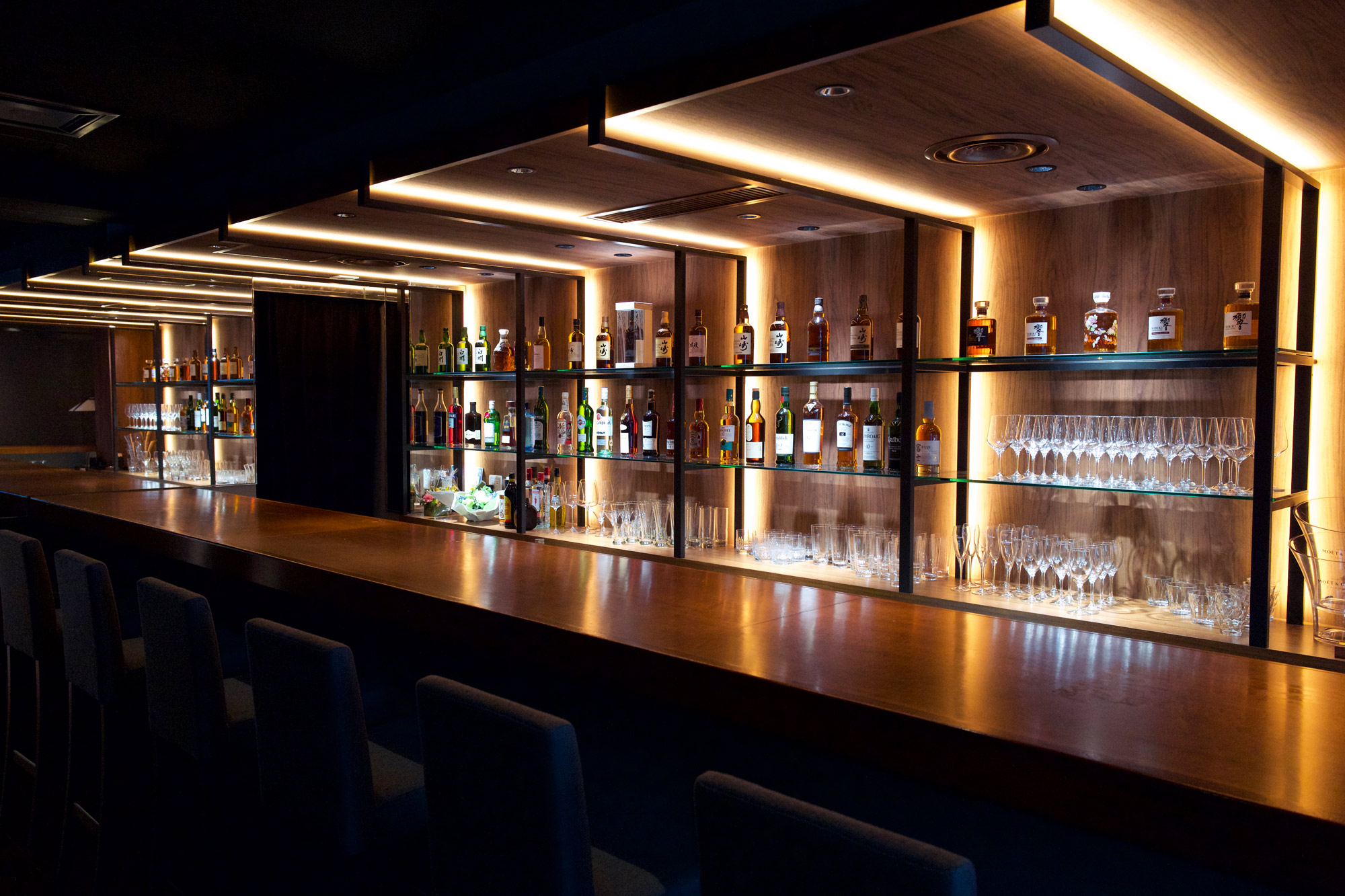 五反田 Bar & Café Orphéeの店内
