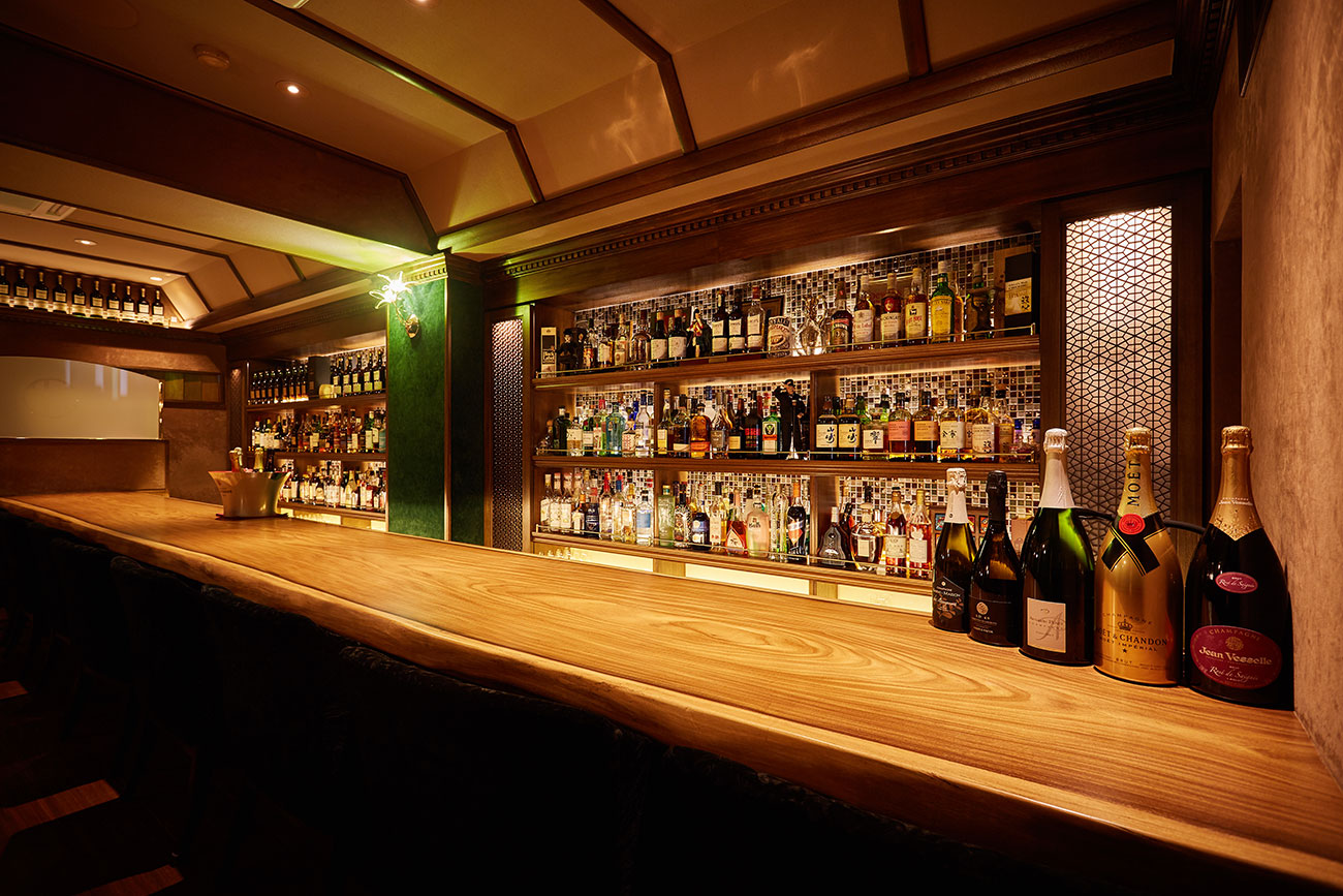 銀座 BAR 堀川の店内