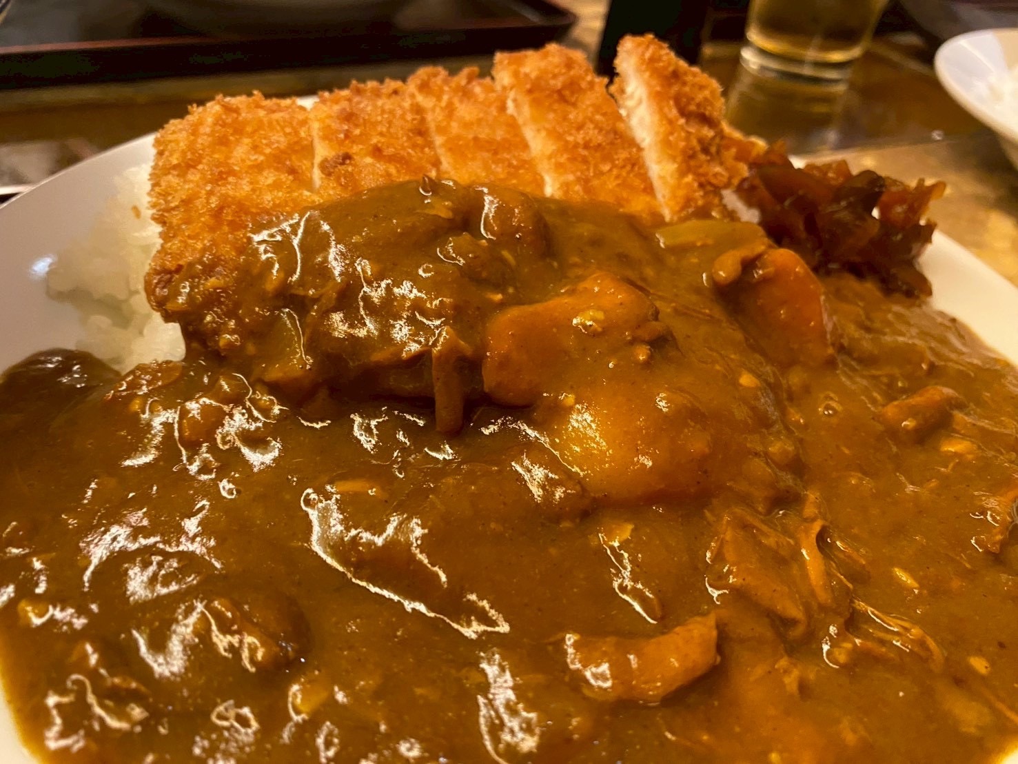 サウナ＆カプセルホテル北欧の食堂で深夜1時ごろに食べたカツカレー